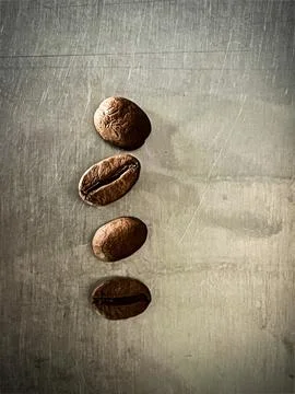 Roasted coffeebeans on background Foto stock