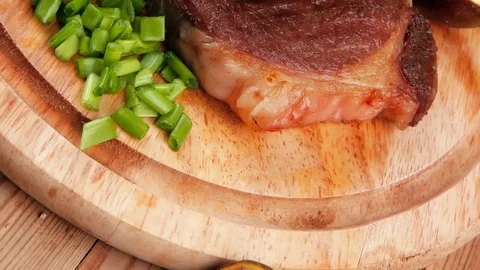 Roasted lamb steak Vídeos de archivo 70421487