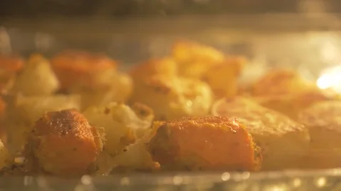 Roasted Potatoes 库存影片 95924193