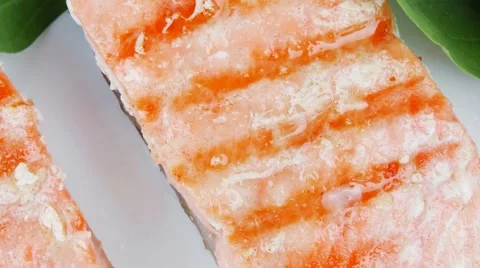 Roasted salmon pieces Видео 48636377
