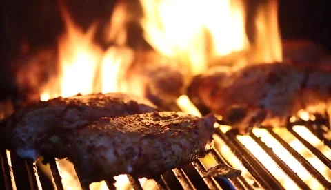 Roasting beef steak on a grill Video stock 160332358