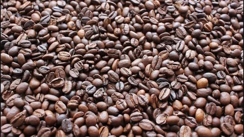 Roasting coffee beans Stockbeeldmateriaal 76022044