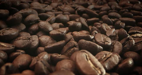 From roasting coffee beans, soft diffuse smoke emanating from roasted coffee Video stock 230213088