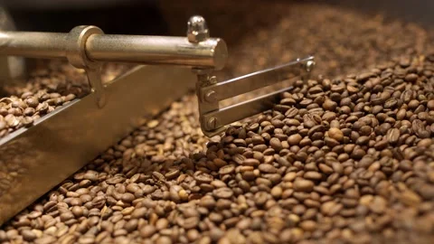 Roasting coffee machine during work Vídeos de archivo 170696861