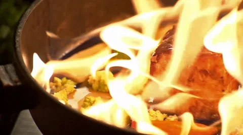 Roasting food fire Vídeos de archivo 37241454