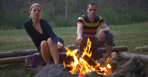 Roasting marshmallows Stockbeeldmateriaal 38846128