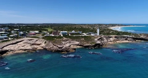 Robe Coast and Lighthouse 動画素材 99438309