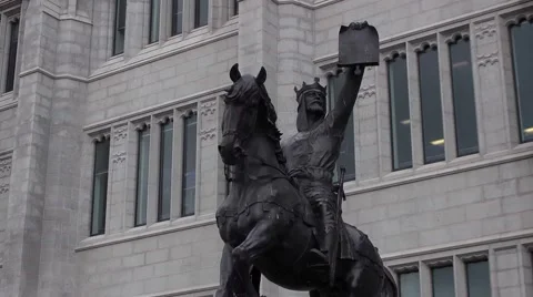 Robert the Bruce Statue - Aberdeen Stock Footage 44089514