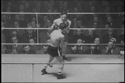 Robert Cohen defeats John Kelly boxing match 1954 Stock Footage 149015706
