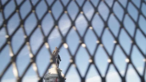 Robert E. Lee Statue Through fence Stockbeeldmateriaal 160373213