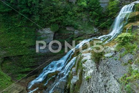 Robert H. Treman State Park: Licifer Falls Stock Photos