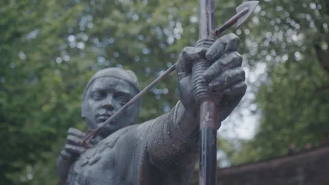 Robin Hood Mid Shot pull focus 動画素材 77090943