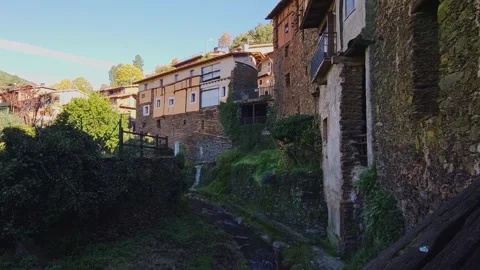 Robledillo de Gata. Cáceres. Spain. Panoramic view. Beautiful mountain village Vidéo 333015439