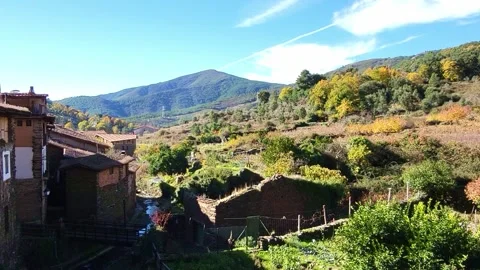 Robledillo de Gata. Panoramic view. Cáceres Beautiful mountain village with Stockbeeldmateriaal 333015379