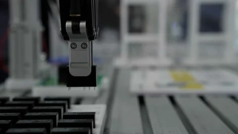 Robot arm manipulator assembly of the chip. Automated technologies, industrial Vidéo 152619093