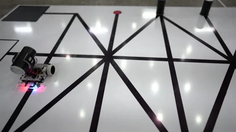 Robot car running on board for competition 스톡 동영상 140032195