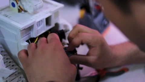 Robot Master  repair robot Video stock 281054020