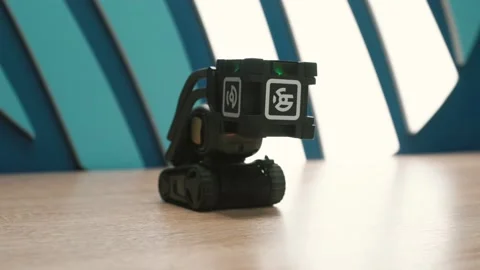 The robot moves the box1 Video stock 135018602