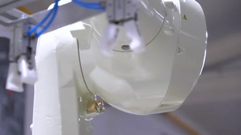  The robot moves Vídeos de archivo 291512930