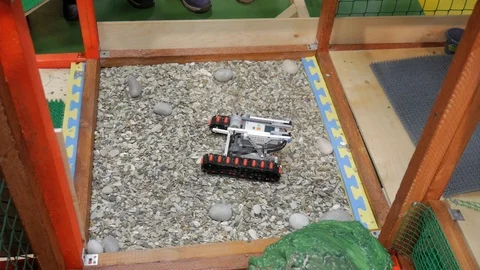 Robot show for children, robot solving maze, labirynth Stock Footage 85716774