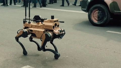 Robot wolf walks during a parade 5 Vidéo 336291621