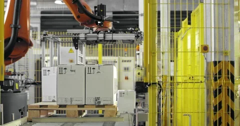 A robotic arm on the manufacturing Vidéo 78014956