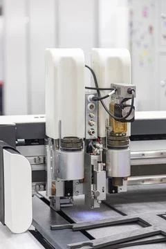 Robotic arm precision manufacturing, high-tech industrial machine, white co.. 스톡 사진