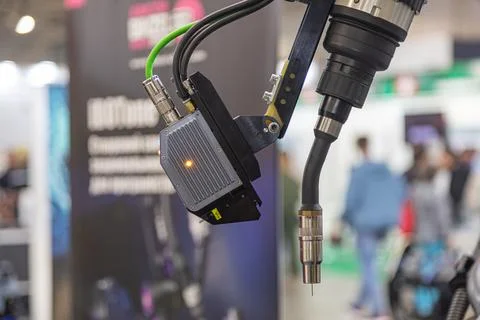 Robotic arm with precision tool, exhibiting advanced technology in industri.. 库存照片