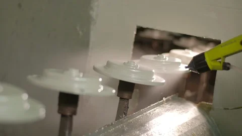 Robotic Arm spraying paint - Shot on Sony FS7 Stockbeeldmateriaal 91174342