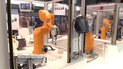 Robotic shoulders in practice, a very wide range of industrial uses Stock Footage 81143814