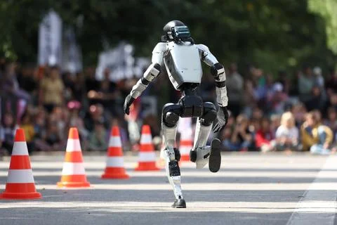 Robots compete in first nationwide Robot Run competition in Krakow, Poland - 06  Foto stock