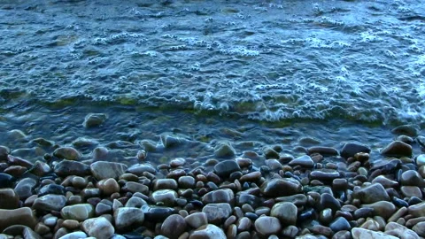 ROCK BEACH ZOOM IN Stock-Footage 179468320