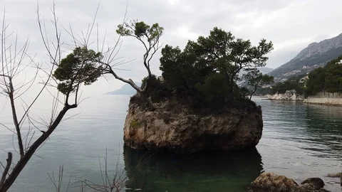 Rock of Brela, Croatia Video stock 102672572