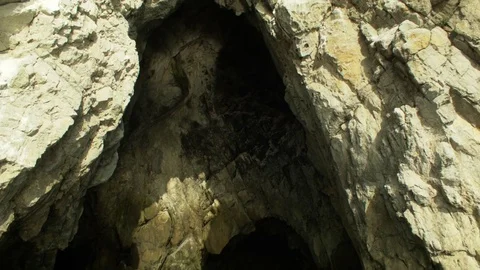 Rock Chaliapin, Pushkin grotto pull back shot. Vídeo Stock 83183248