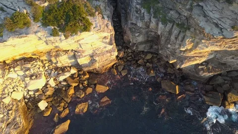 Rock cliff gully 库存影片 108253079