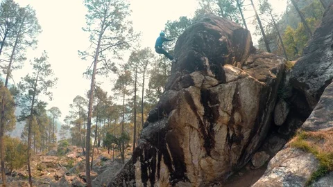 Rock craft by rope. Stock-Footage 113745348