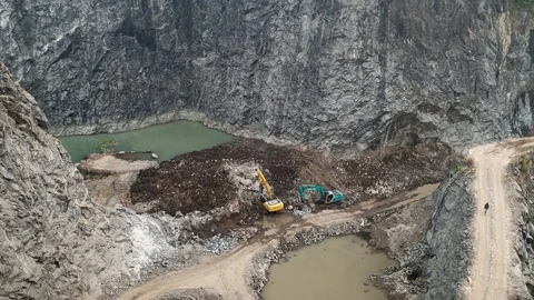 Rock Drilling Rigs in a Quarry Video stock 125303907