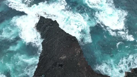 Rock Edge With Waves Stockbeeldmateriaal 249202229