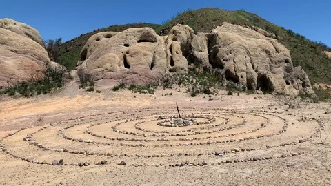 Rock formation in malibu Vídeos de archivo 106965201