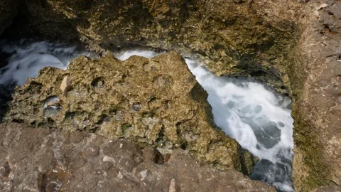 Rock formations in a beach in Aruba Stock-Footage 121513275