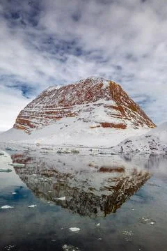Rock mountain reflection Foto stock