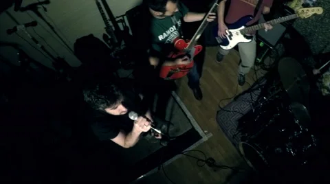 Rock singer pointing at camera 動画素材 64918505