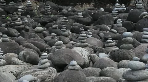 Rock stone art at Hanakapiai beach 스톡 동영상 14808853