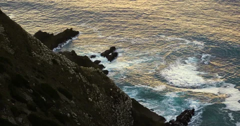 Rock wall at sea Vídeo Stock 151295849