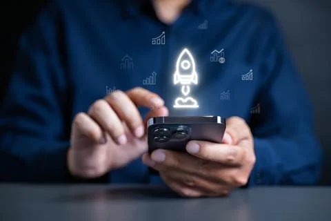 Rocket icon chart and graph with profit and upper arrow. goal and target with Foto stock