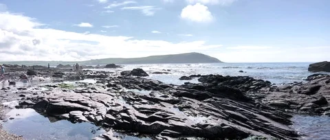 Rockpools on beach 库存影片 91374759