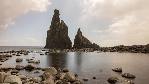 Rocks and Lake Timelapse 動画素材 197441673