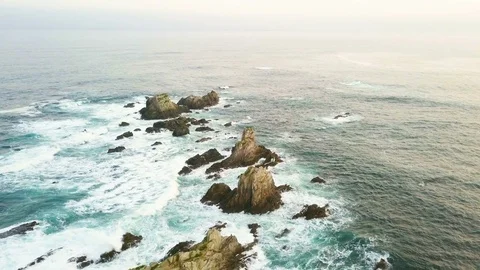 Rocks and ocean 動画素材 82383074