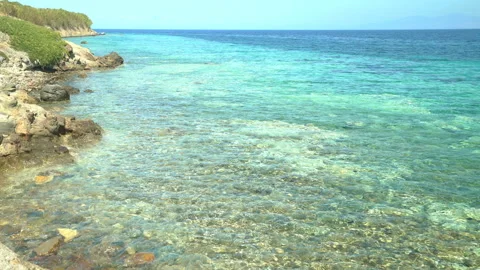 Rocks and Sea Stockbeeldmateriaal 144915576