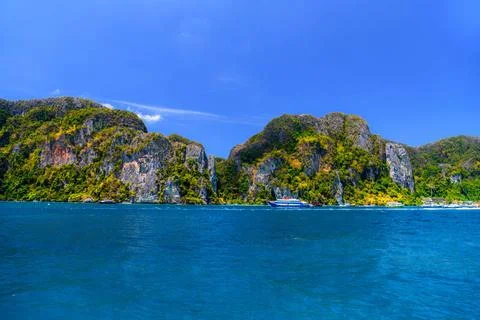  Rocks and sea, Phi Phi Don, Andaman sea, Krabi, Thailand Rocks and sea, P... Fotos Stock